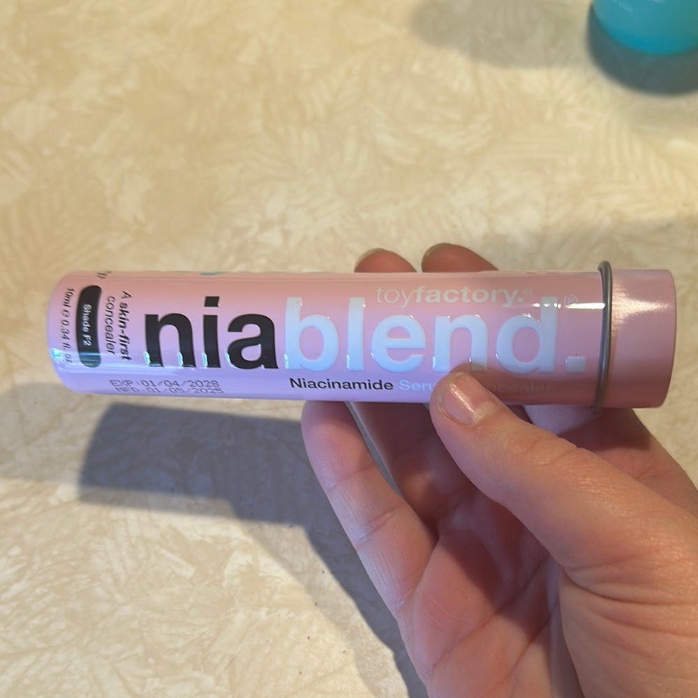 Pink Concealer Makeup Tool